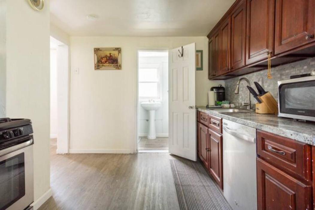 Cozy Room With Private Bathroom New York Exterior photo